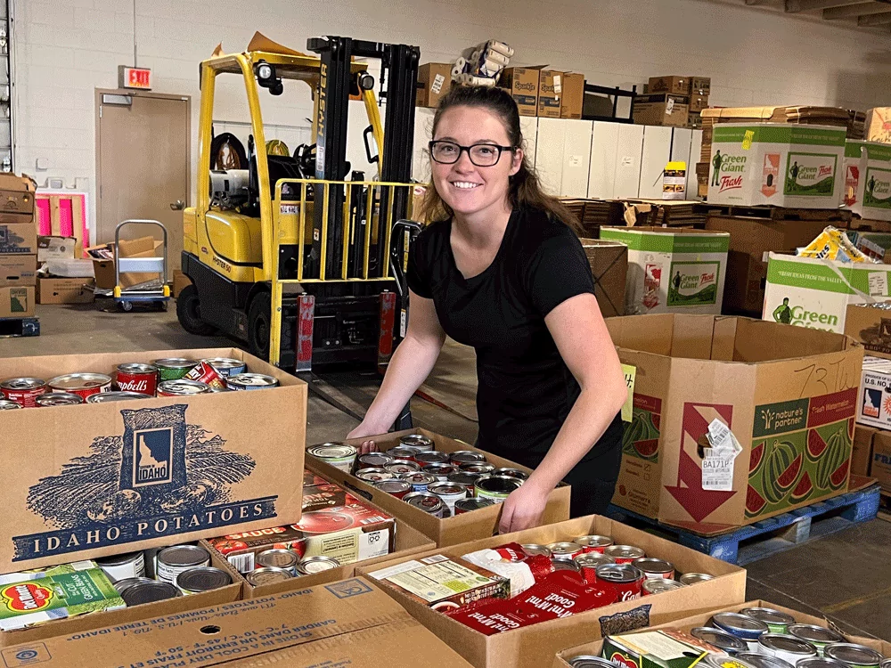 Melaleuca employee serving at community food bank